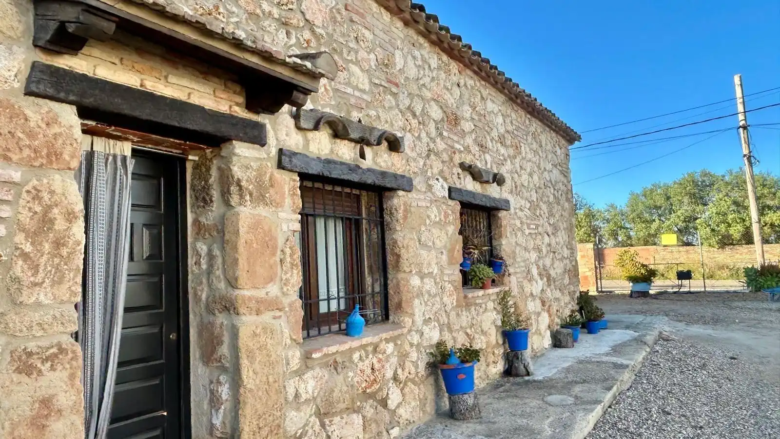 Vista exterior de Casa o xalet en venda en Guadalcázar amb Terrassa