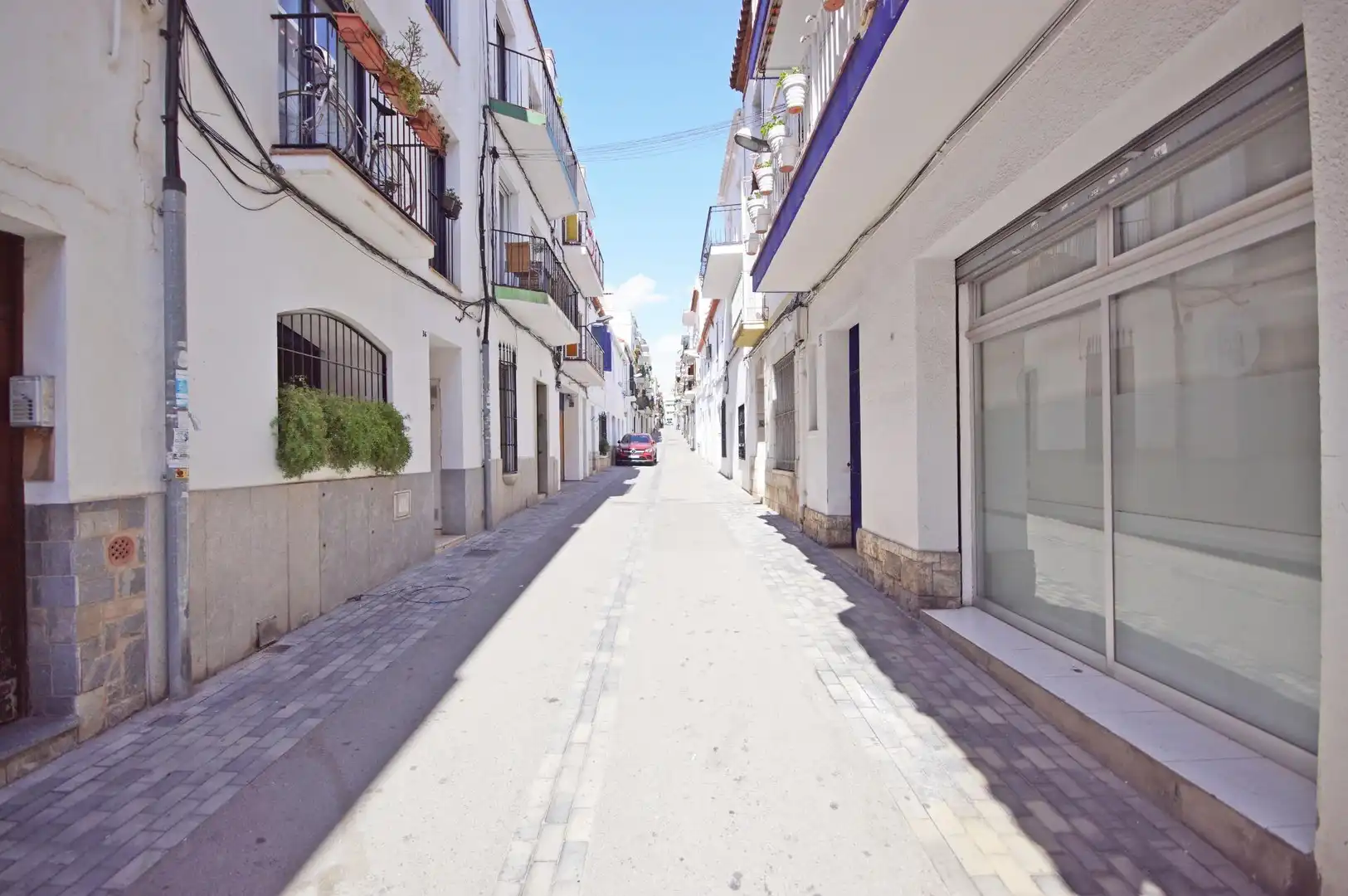 Außenansicht von Wohnung zum Verkauf in Sitges mit Klimaanlage, Terrasse und Alarm
