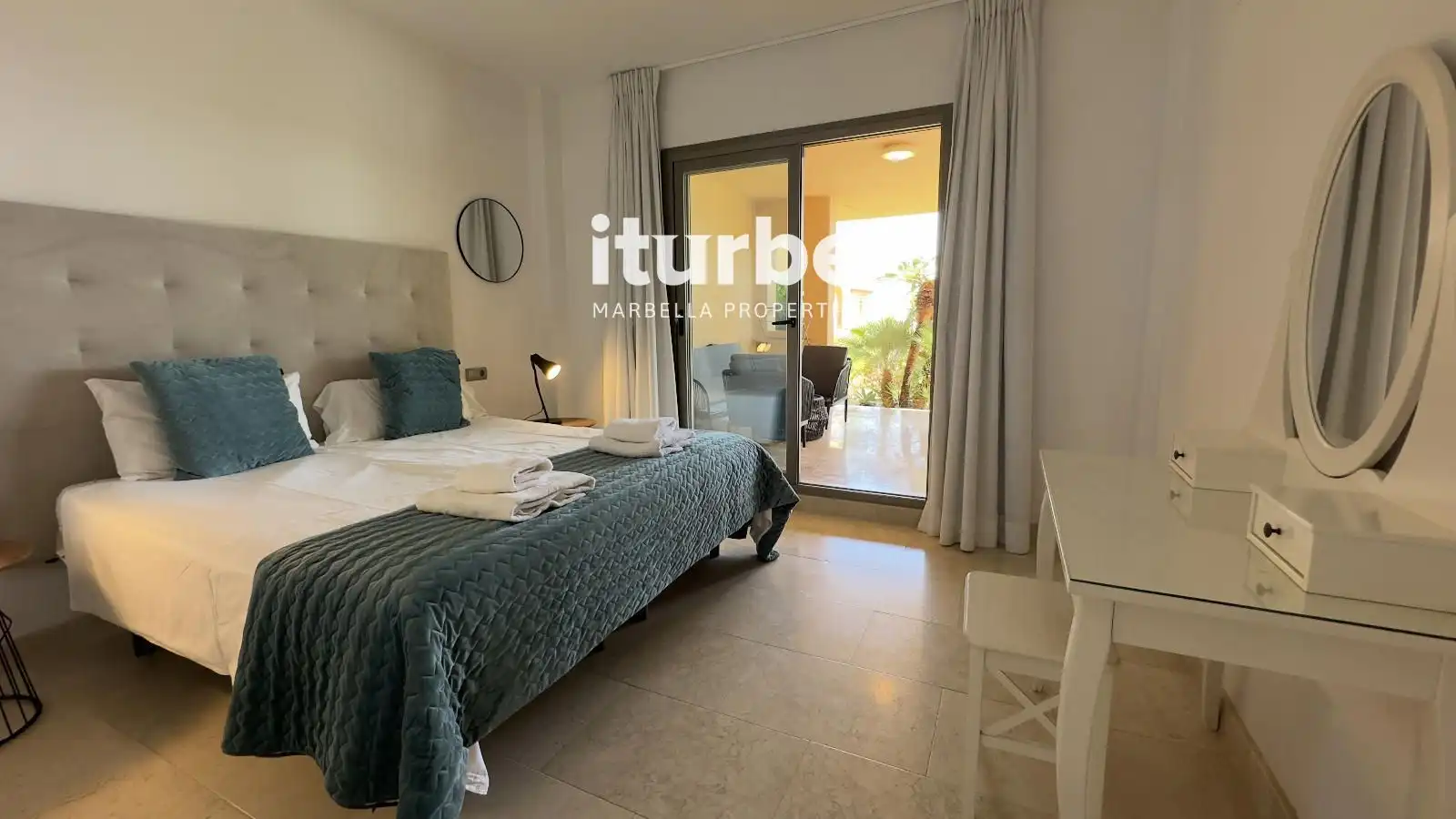 Bedroom of Flat for rent in Benahavís  with Air Conditioner, Terrace and Swimming Pool