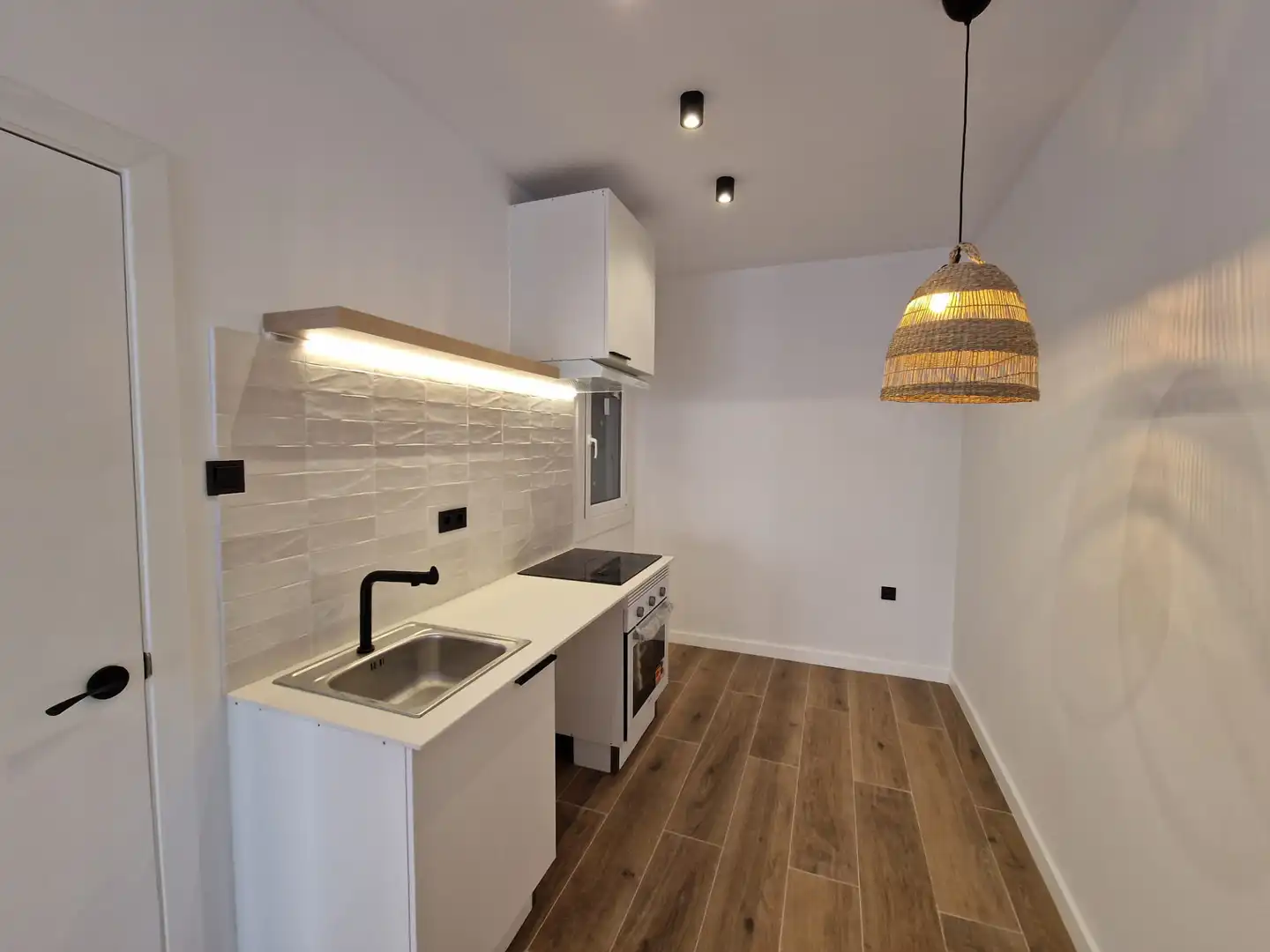 Cuina de Local en venda en Barcelona amb Alarma