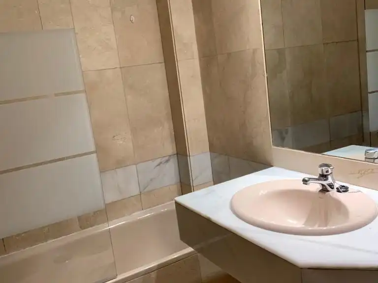 Bathroom of Flat for rent in Arganzuela