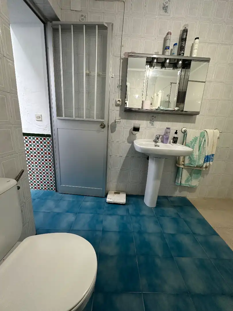 Bany de Casa adosada en venda en Benamargosa amb Aire condicionat, Moblat i Balcó