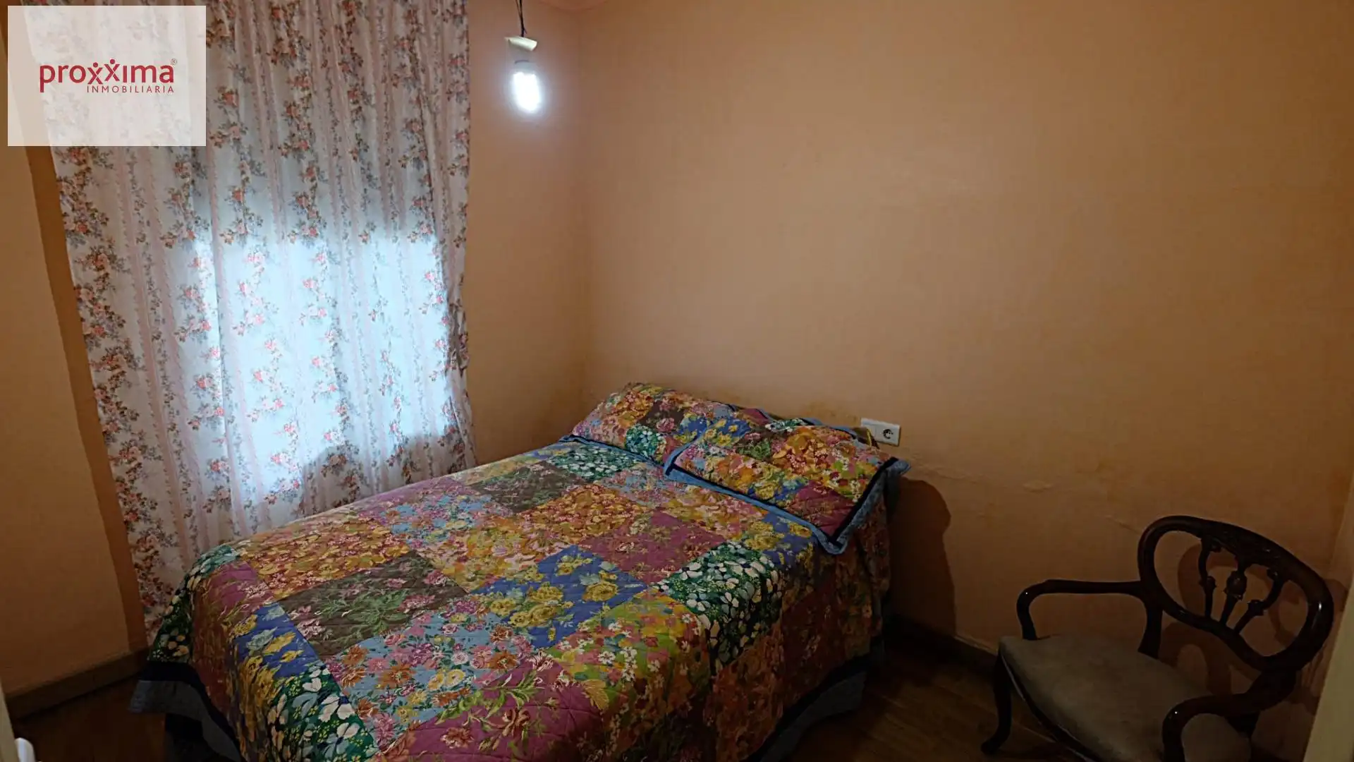 Dormitori de Casa o xalet en venda en Dos Hermanas amb Aire condicionat, Calefacció i Jardí privat