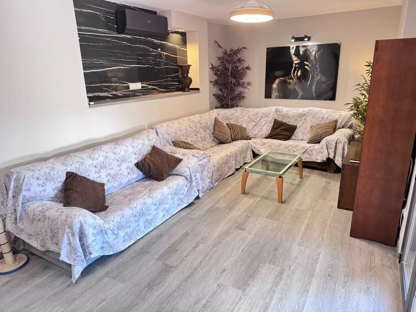 Sala de estar de Casa o chalet en venta en Roquetas de Mar con Aire acondicionado, Jardín privado y Terraza