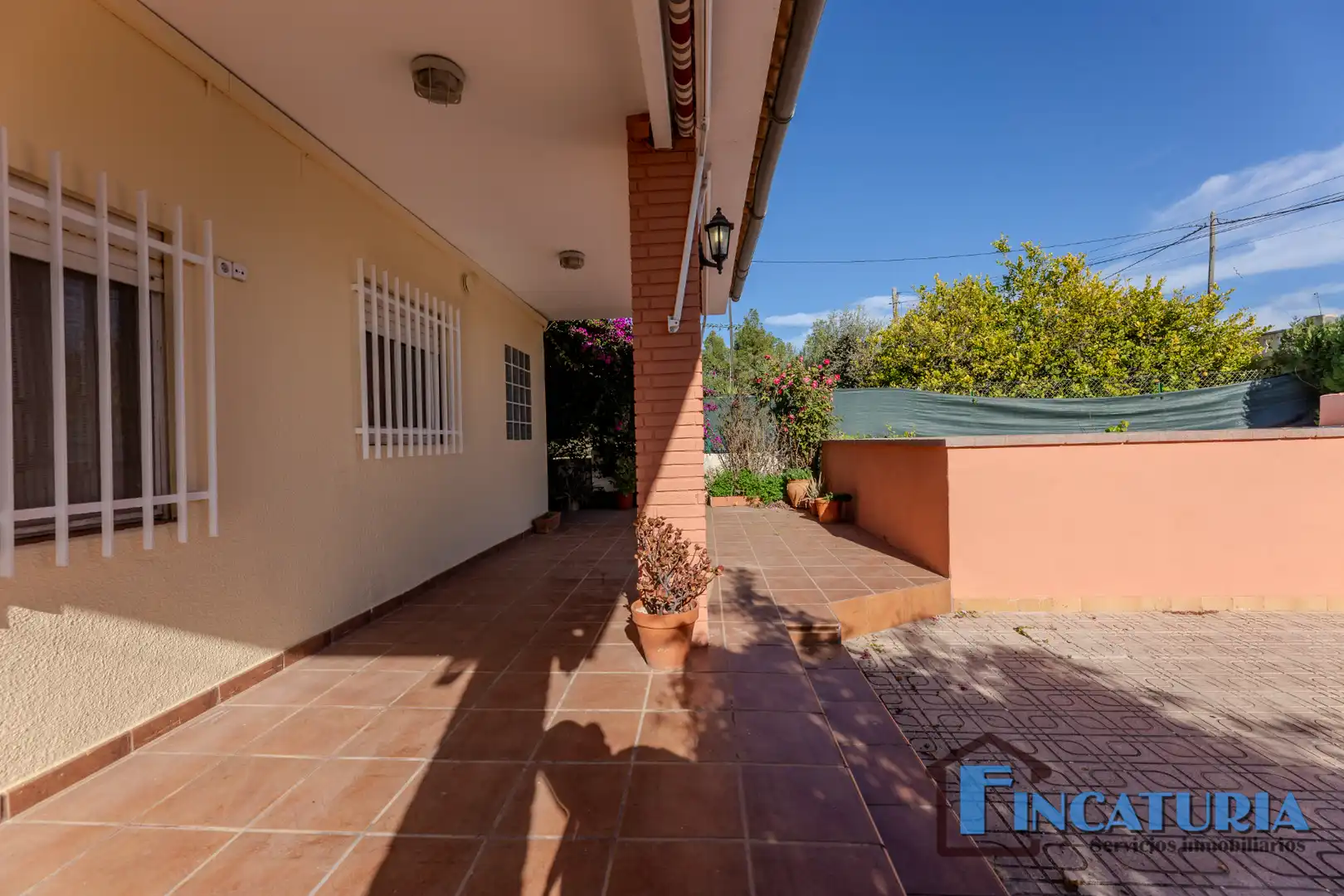 Vista exterior de Casa o chalet en venta en Riba-roja de Túria con Aire acondicionado, Jardín privado y Terraza