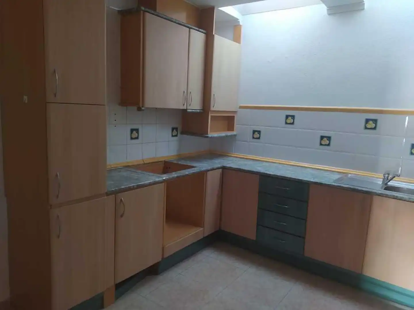 Cuina de Casa adosada en venda en Torrevieja amb Jardí privat, Terrassa i Piscina comunitària