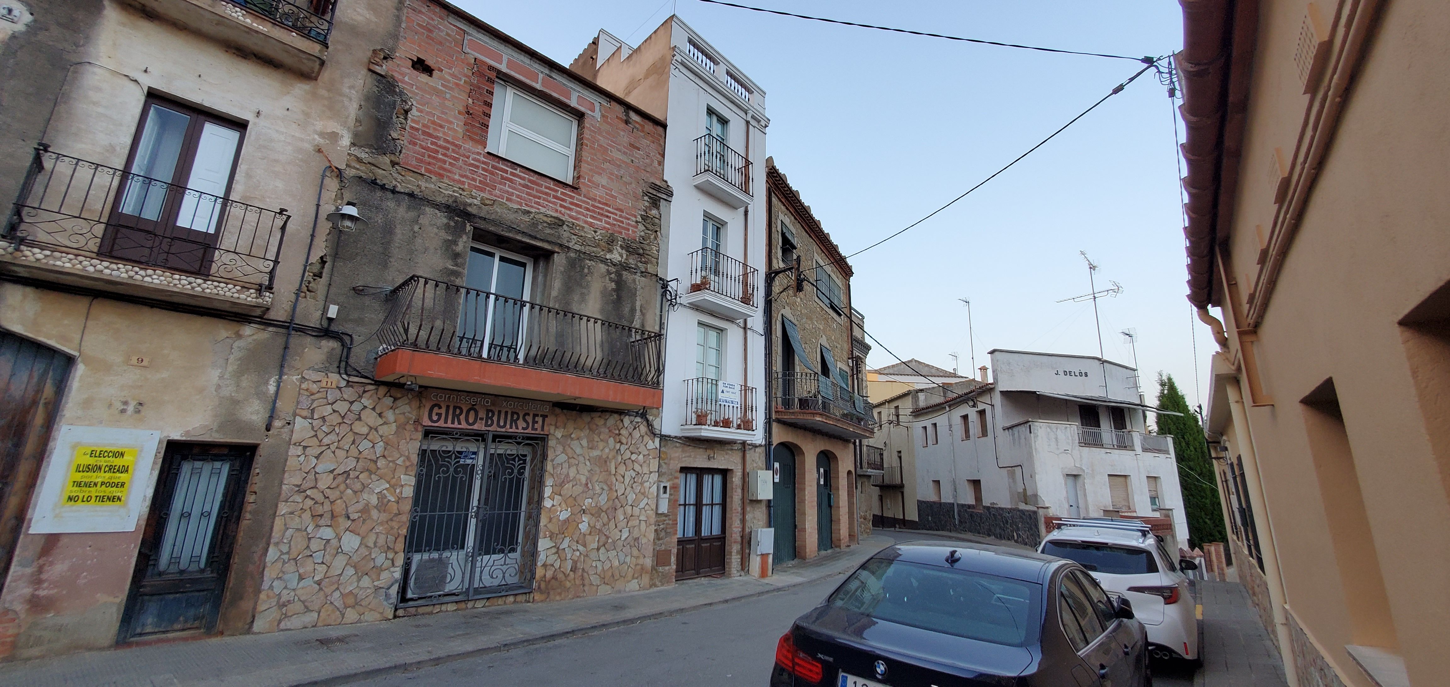 Vista exterior de Casa adosada en venda en Saus, Camallera i Llampaies amb Aire condicionat, Calefacció i Terrassa