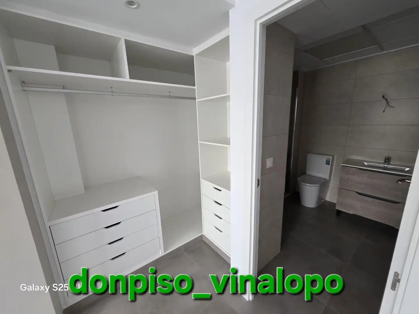 Habitación de Apartamento en venta en Elda con Balcón