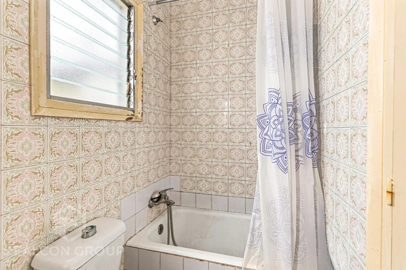 Badezimmer von Wohnung zum Verkauf in Calafell mit Balkon