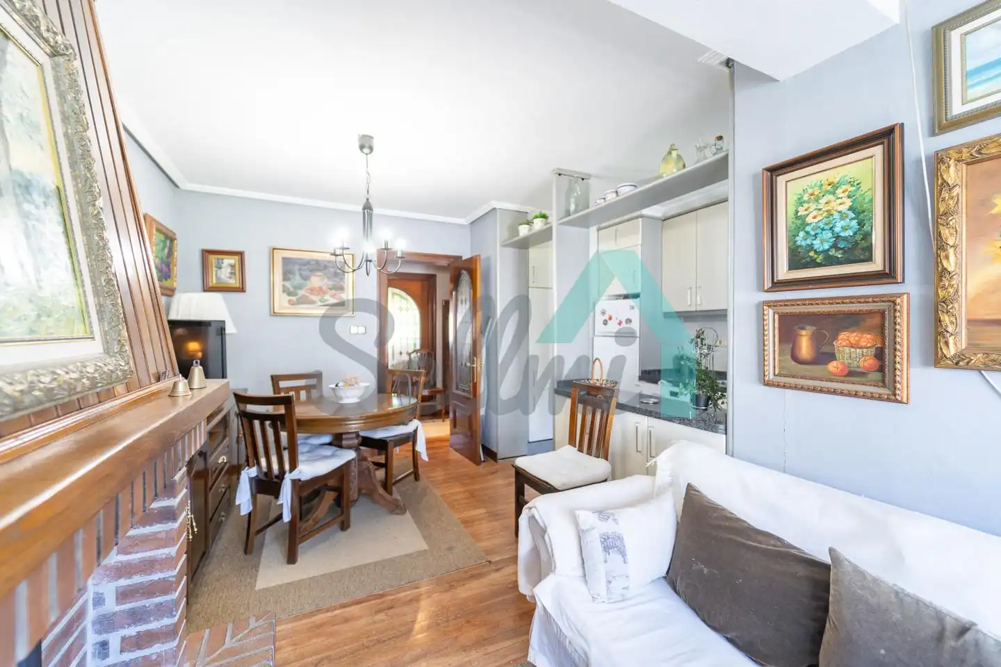 Sala d'estar de Edifici en venda en Piloña
