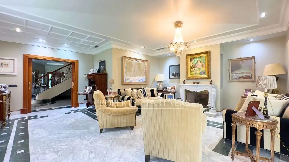 Chalet con piscina en venta en Hastings School - Sobradiel, imagen 10