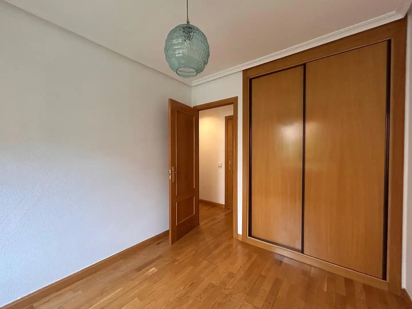Bedroom of Flat for sale in Madrid  with Air Conditioner, Heating and Community pool