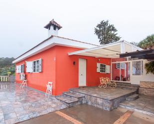 Vista exterior de Casa o xalet en venda en Las Palmas de Gran Canaria amb Aire condicionat, Jardí privat i Terrassa