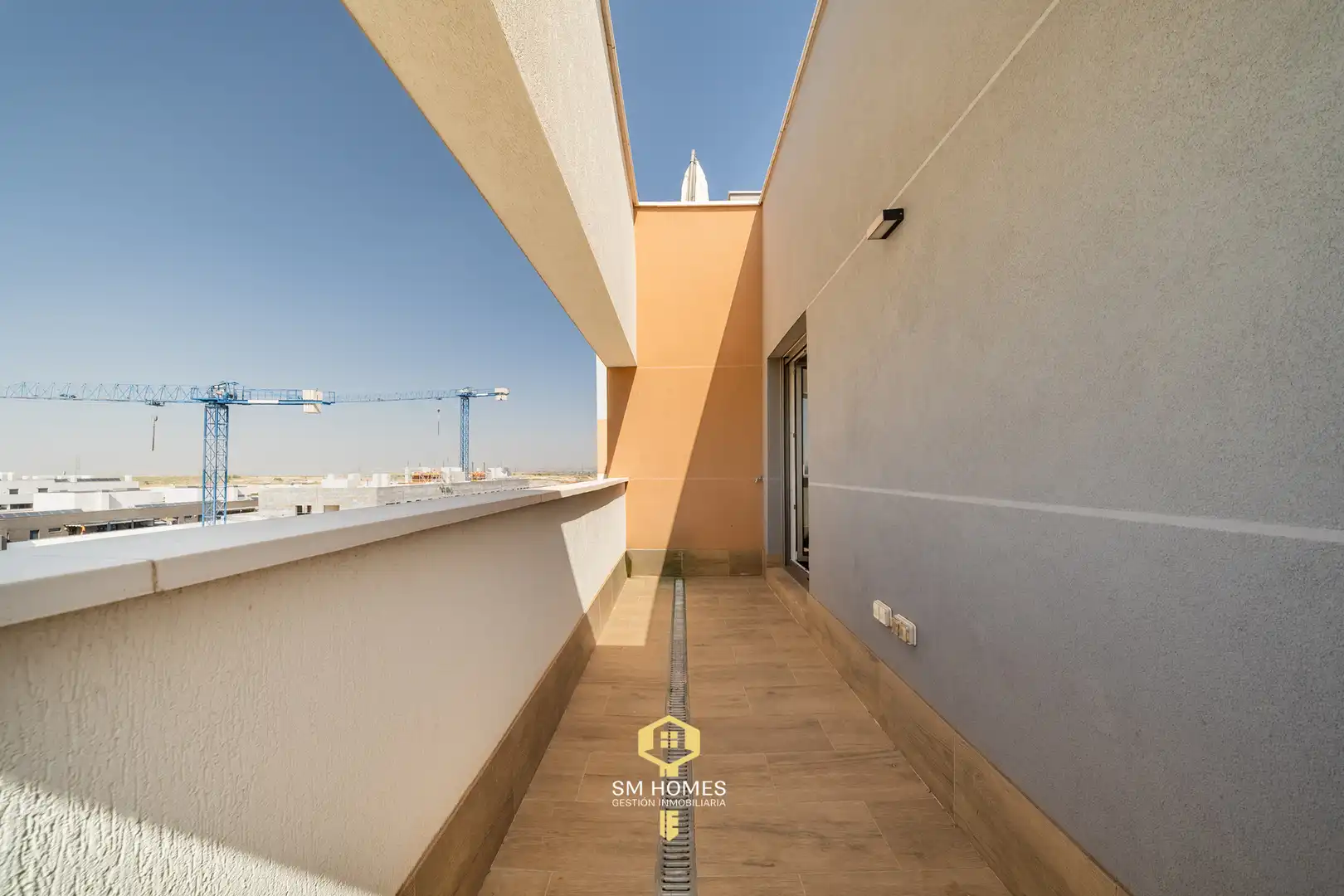 Terraza de Ático en venta en Madrid con Calefacción, Terraza y Trastero