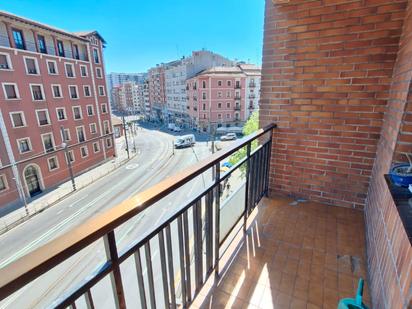 Exterior view of Flat for sale in Bilbao   with Oven, Washing machine and Balcony