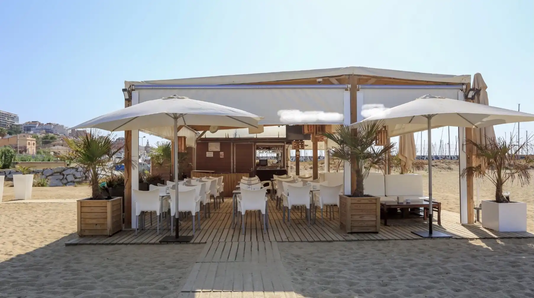 Terrasse von Einfamilien-Reihenhaus zum Verkauf in El Masnou mit Heizung, Privatgarten und Terrasse