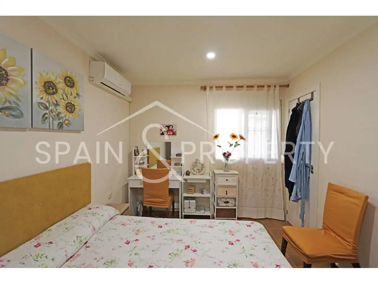 Dormitori de Casa o xalet en venda en Turís amb Aire condicionat, Jardí privat i Terrassa