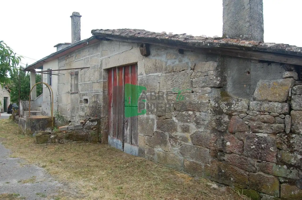 Casa amb jardí en venda a Amoeiro