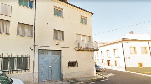 Urbis te ofrece nave industrial a la venta en Ledrada, Salamanca.