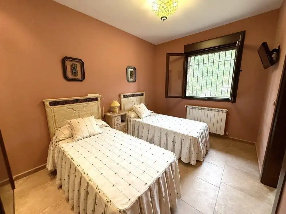 Habitación de Finca rústica en venta en Colomera con Calefacción, Terraza y Piscina