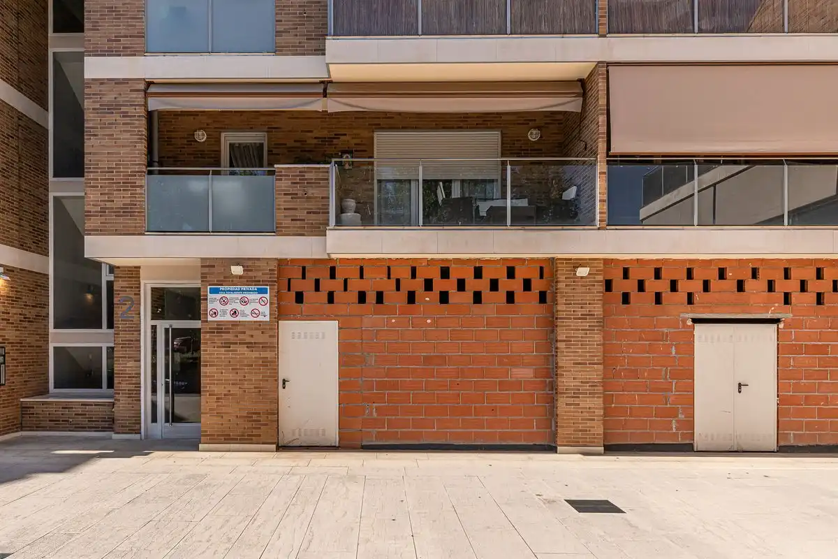 Local comercial en venta en C. de Julián Berrendero, imagen 2
