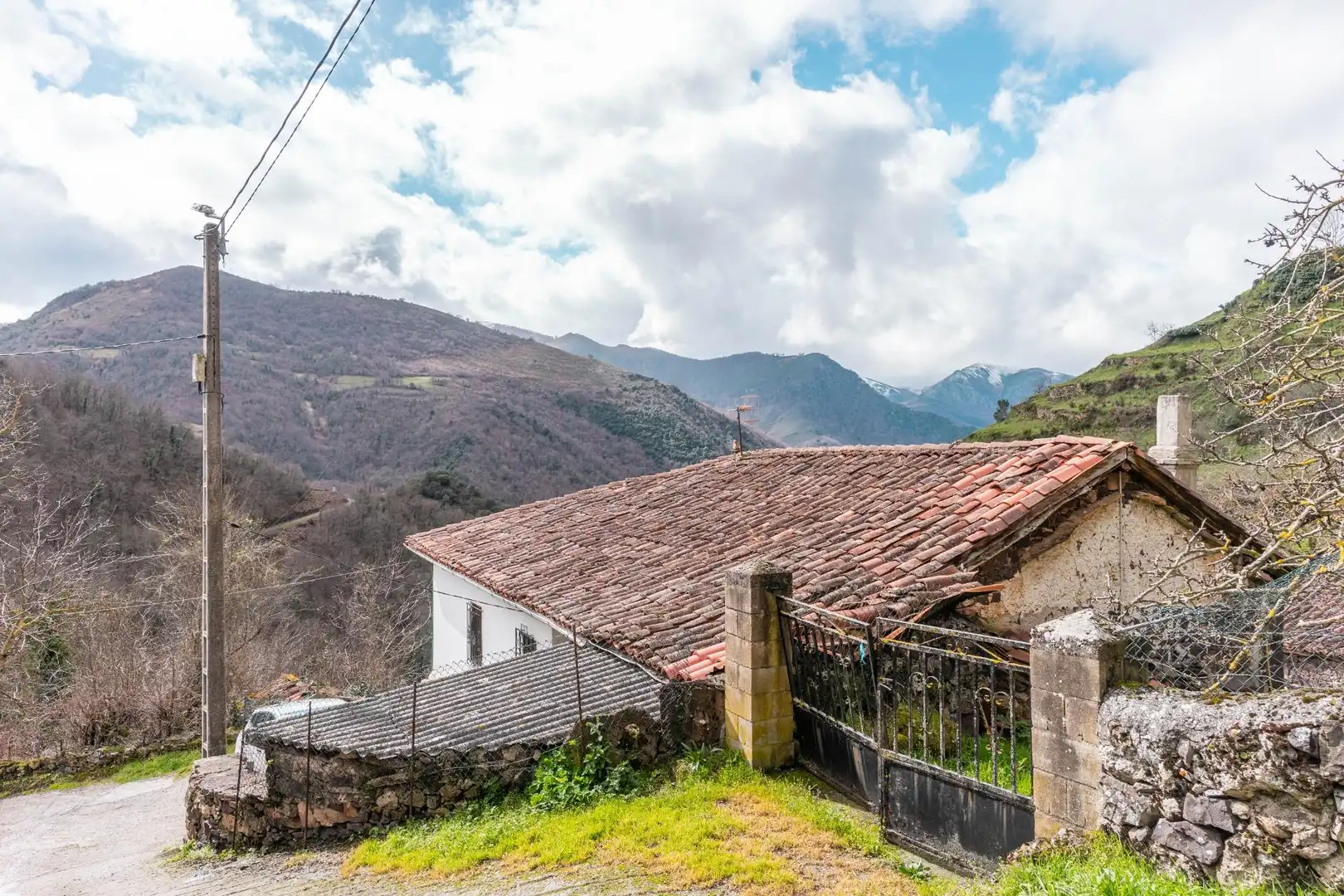 Vista exterior de Casa o chalet en venta en Somiedo con Calefacción y Jardín privado