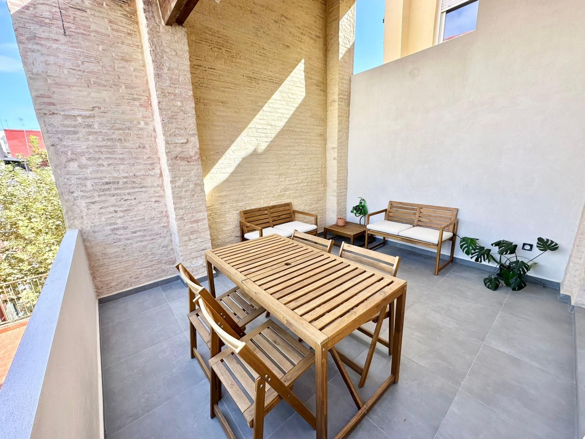 Attic to rent in Calle LUIS DESPUIG, El Cabanyal - El Canyamelar