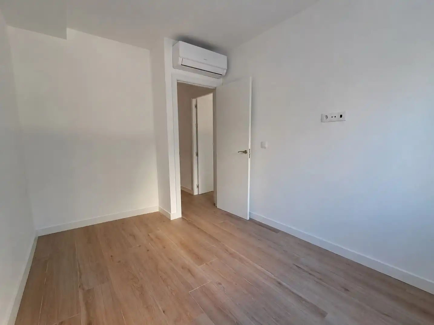 Piso en venta en Sevilla con Aire acondicionado, Calefacción y Horno