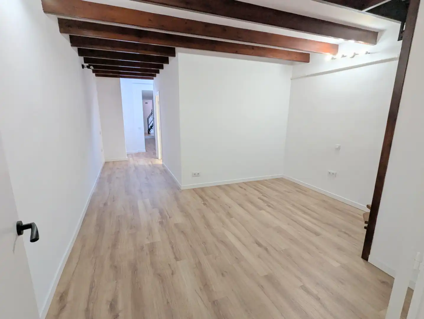 Loft zum Verkauf in Barcelona mit Klimaanlage, Heizung und Parkett