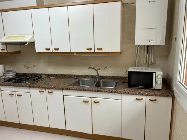 Cuina de Casa adosada en venda en Sant Andreu de la Barca amb Aire condicionat, Calefacció i Jardí privat