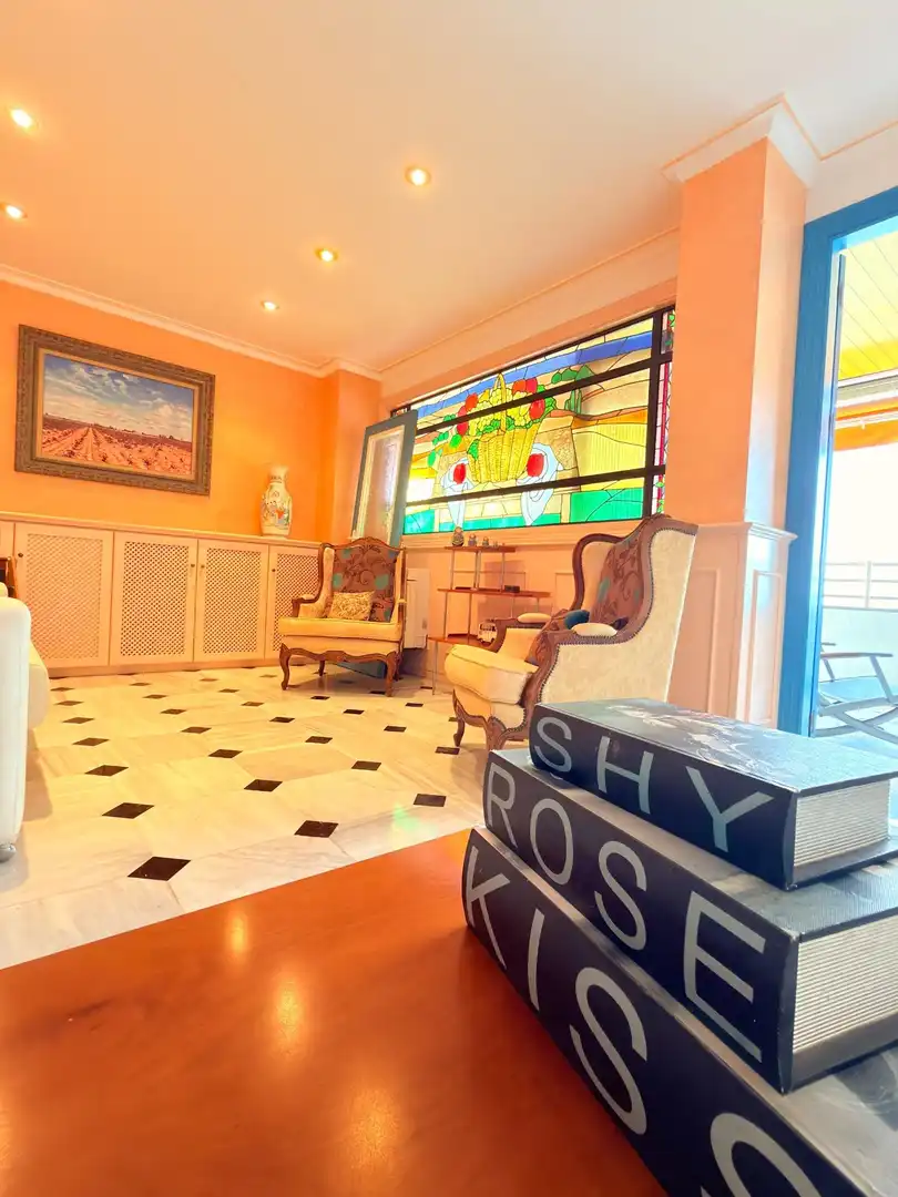 Sala d'estar de Pis en venda en Benidorm amb Aire condicionat, Calefacció i Terrassa