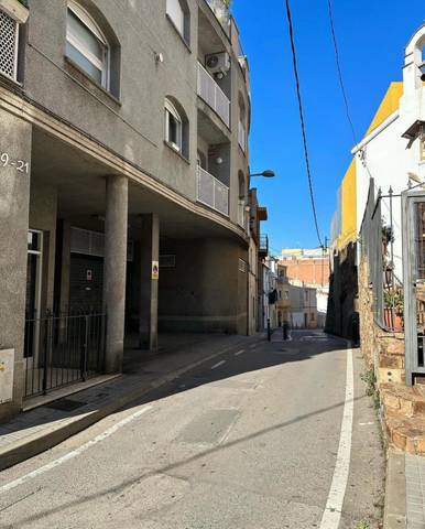 Garaje en Alquiler en Carrer SALUT en Centre