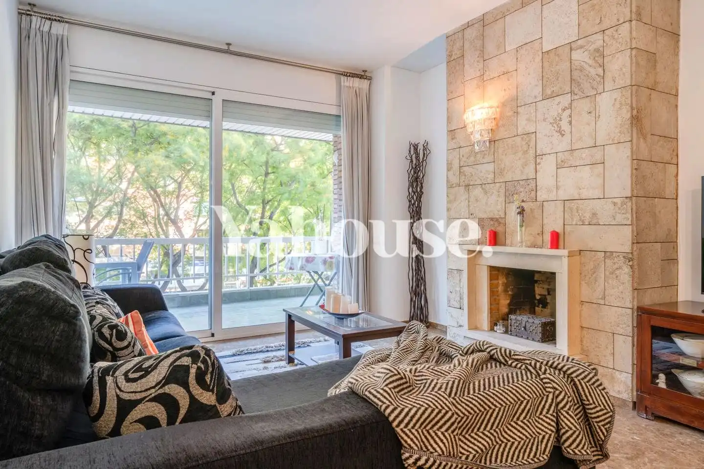 Wohnzimmer von Wohnung zum Verkauf in Barcelona mit Klimaanlage, Heizung und Terrasse
