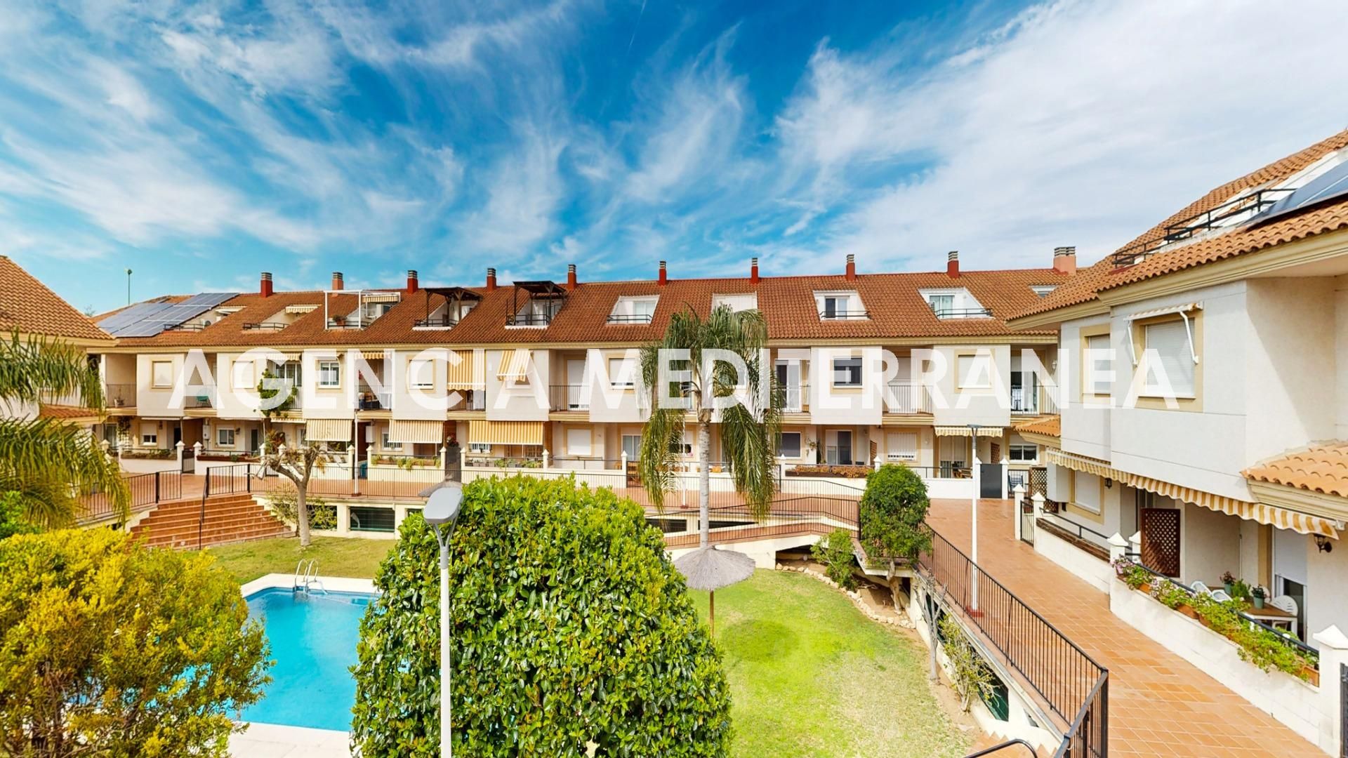 Exterior view of Single-family semi-detached for sale in L'Eliana  with Air Conditioner, Heating and Private garden