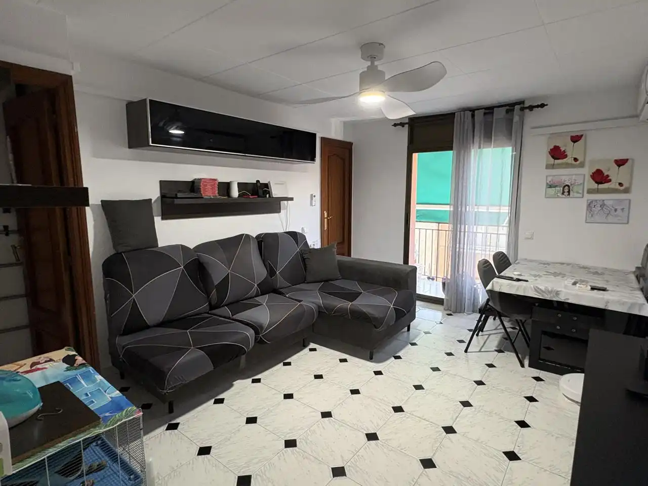 Sala d'estar de Pis en venda en Barcelona amb Aire condicionat i Terrassa