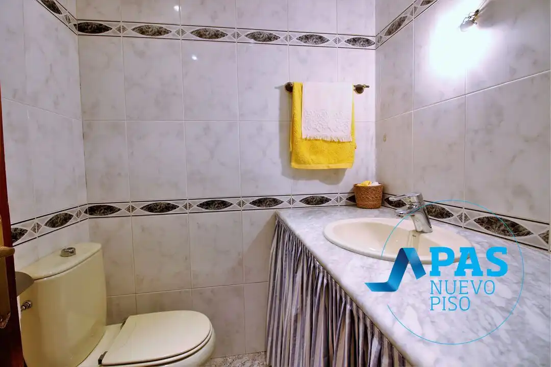Baño de Piso en venta en Santander con Calefacción, Terraza y Trastero