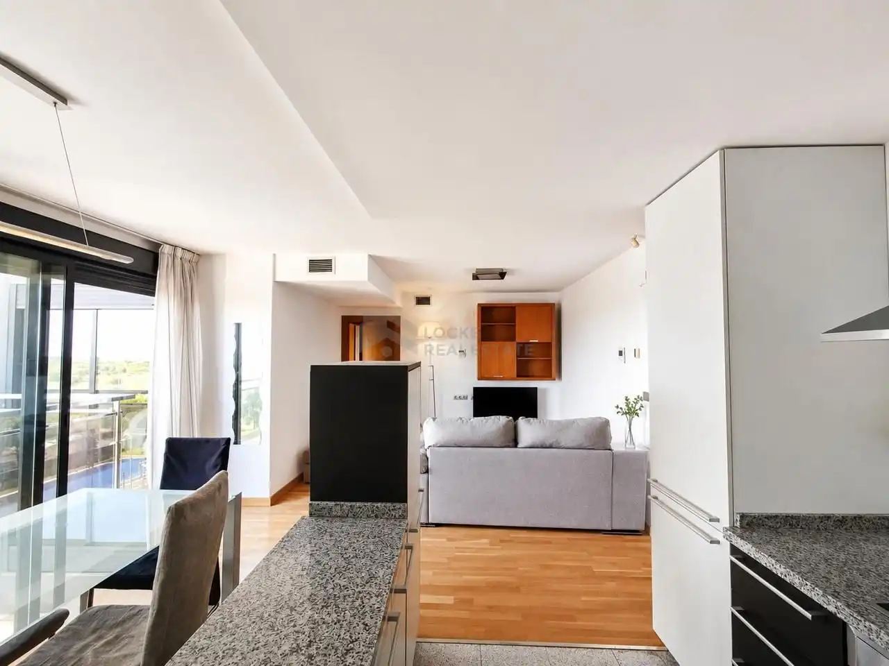Sala d'estar de Estudi en venda en Castellón de la Plana / Castelló de la Plana amb Aire condicionat, Traster i Moblat