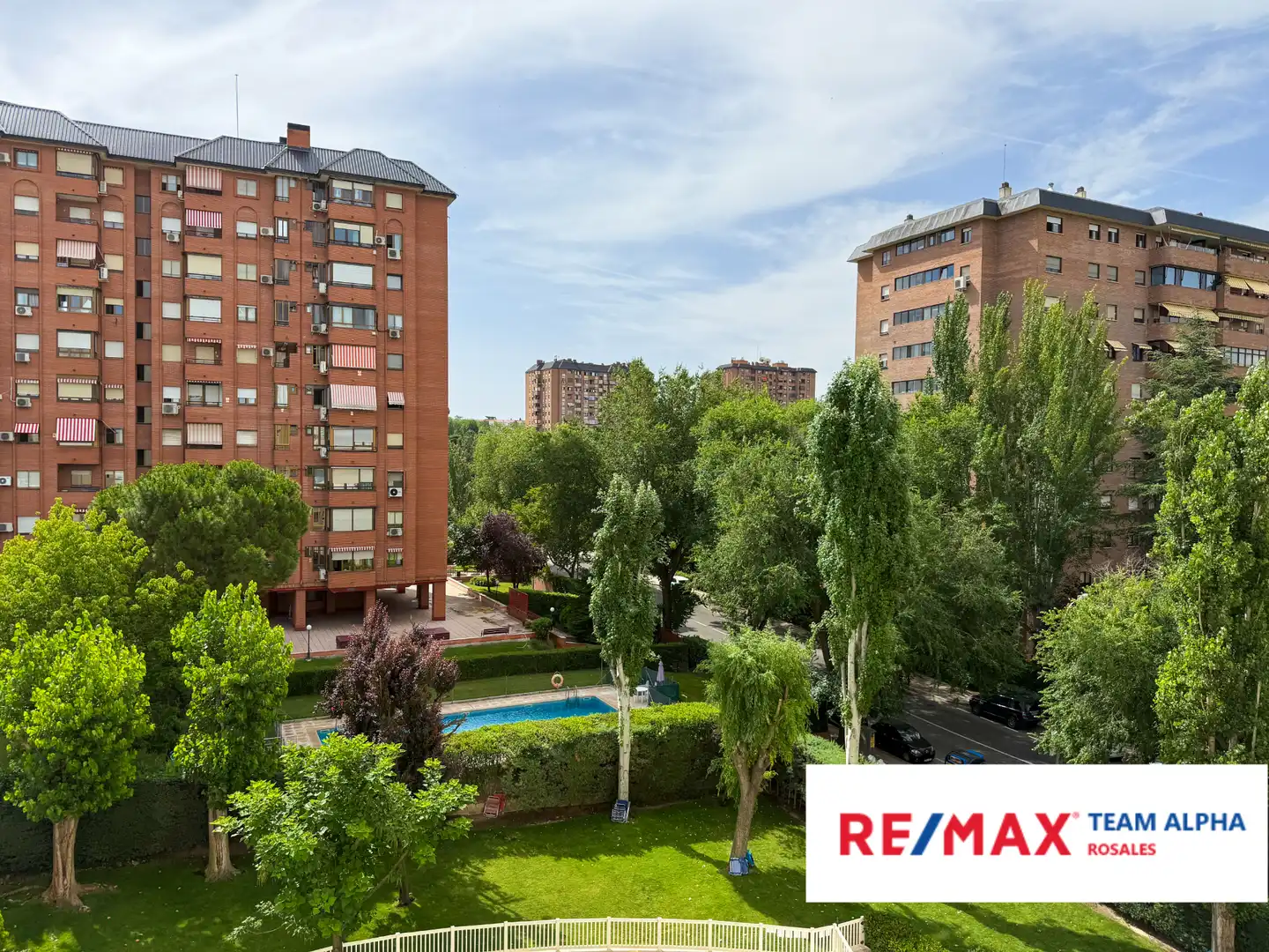 Vista exterior de Casa o xalet en venda en Madrid amb Calefacció, Jardí privat i Parquet
