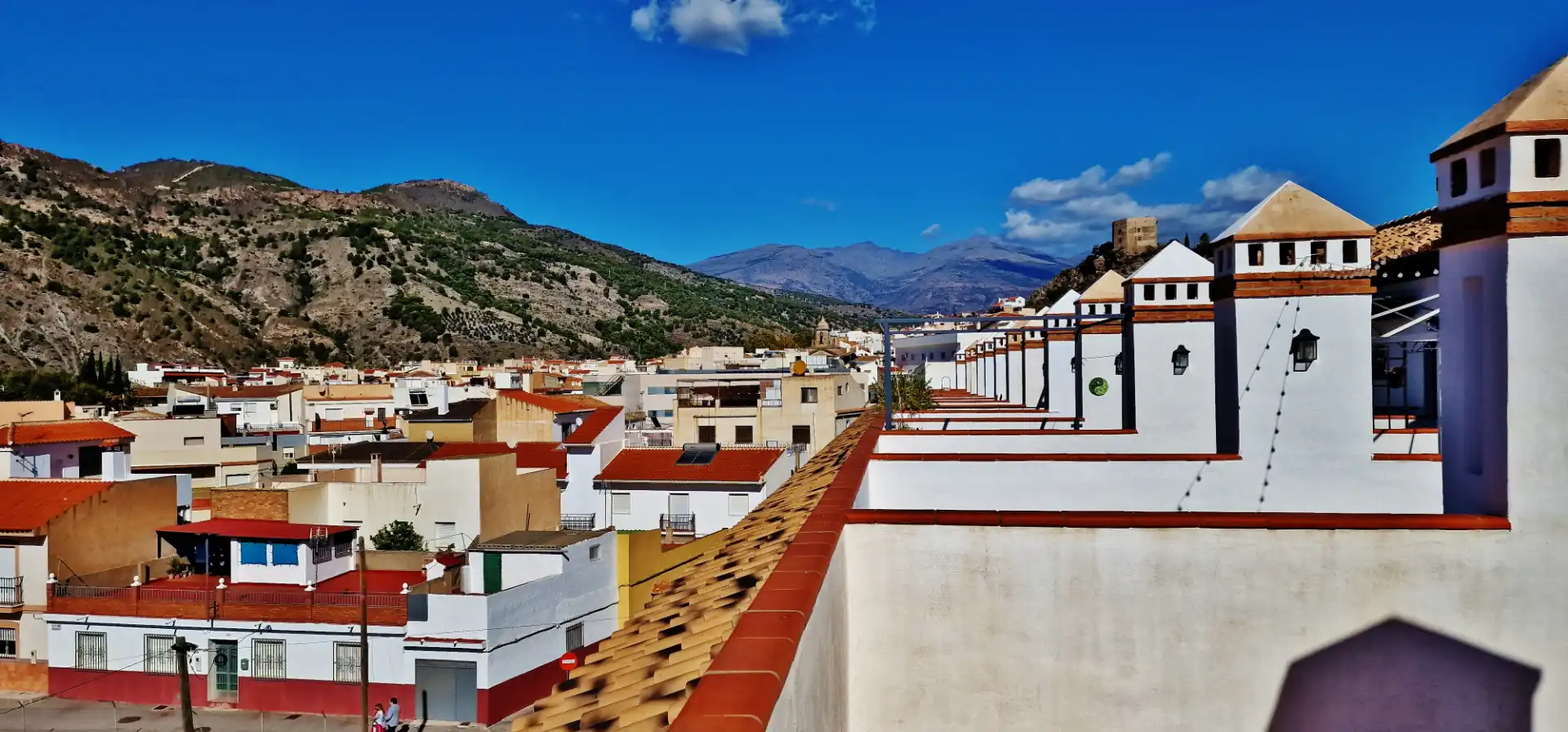 Außenansicht von Wohnungen zur Miete in Vélez de Benaudalla mit Klimaanlage, Heizung und Terrasse