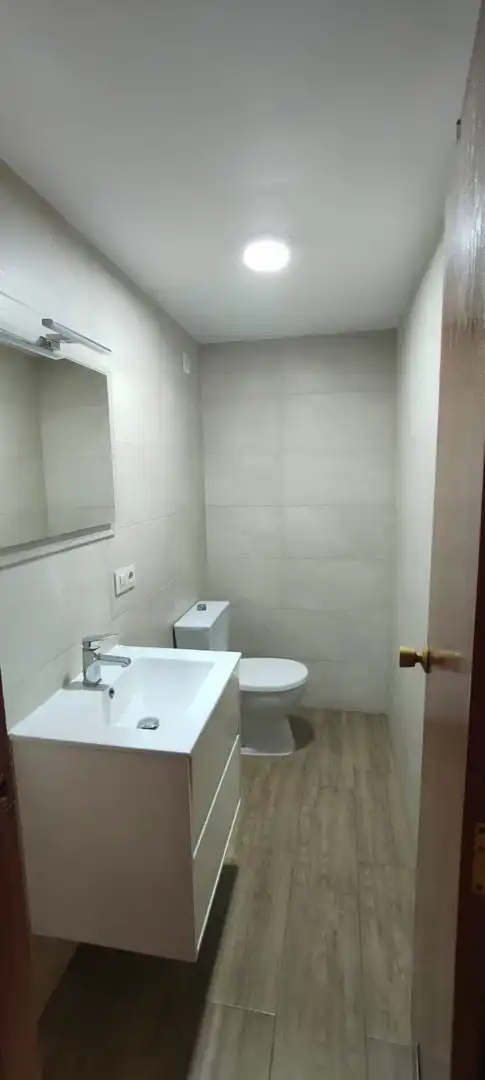 Badezimmer von Wohnung zur Miete in Jaén mit Klimaanlage, Möbliert und Gemeinschaftspool