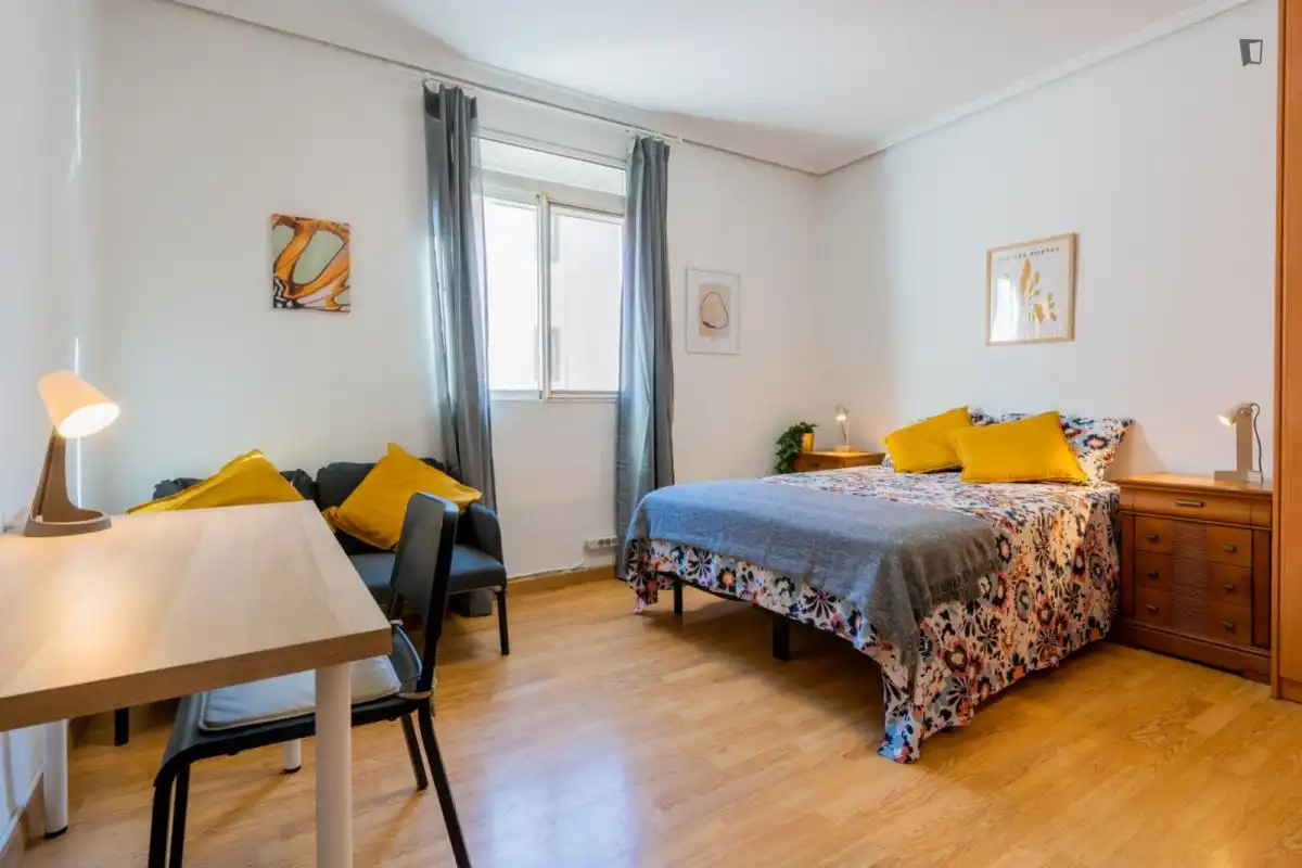 Room in Ciutat Fallera