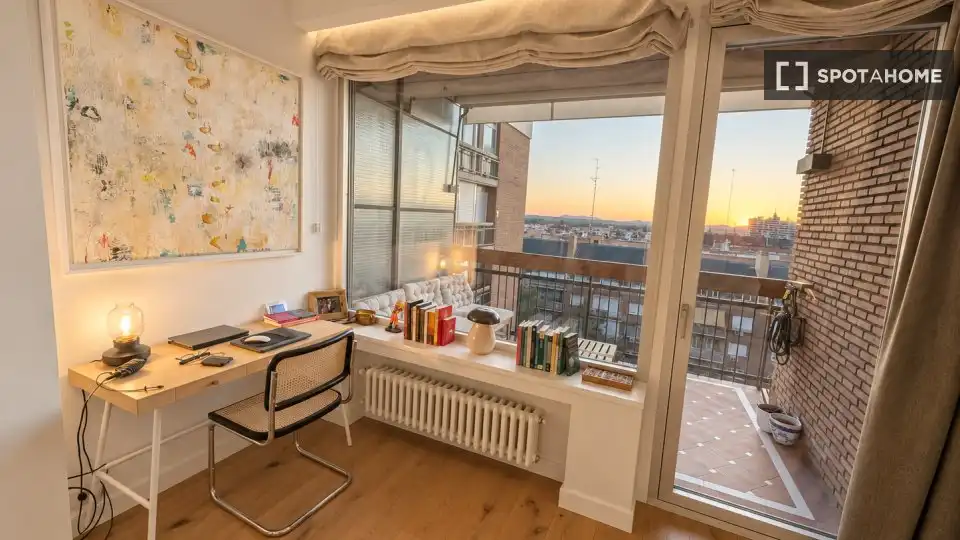 Appartamento con terrazza in affitto a Chamberí, imagen 2