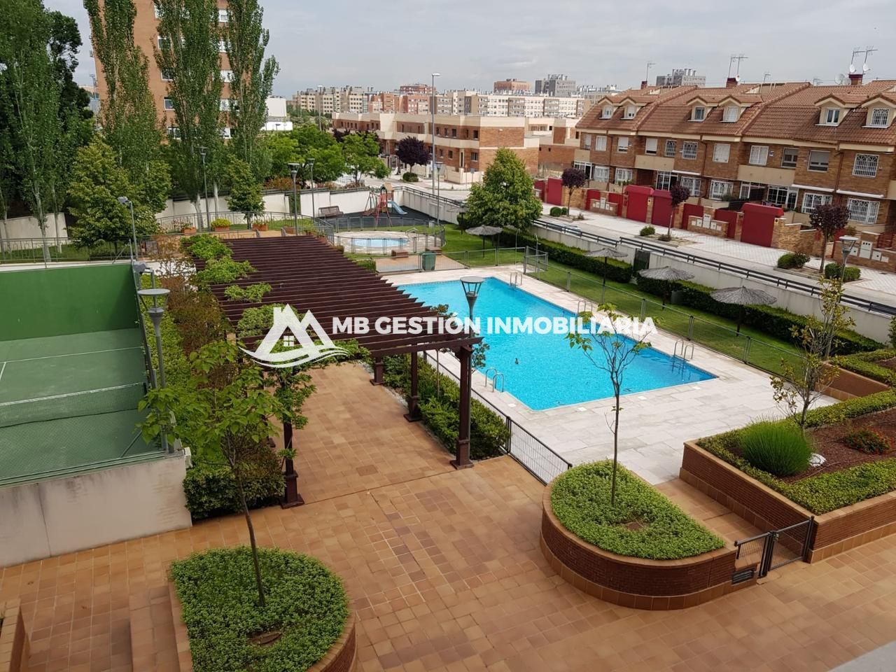 Exterior view of Flat for sale in Fuenlabrada  with Heating, Private garden and Storage room