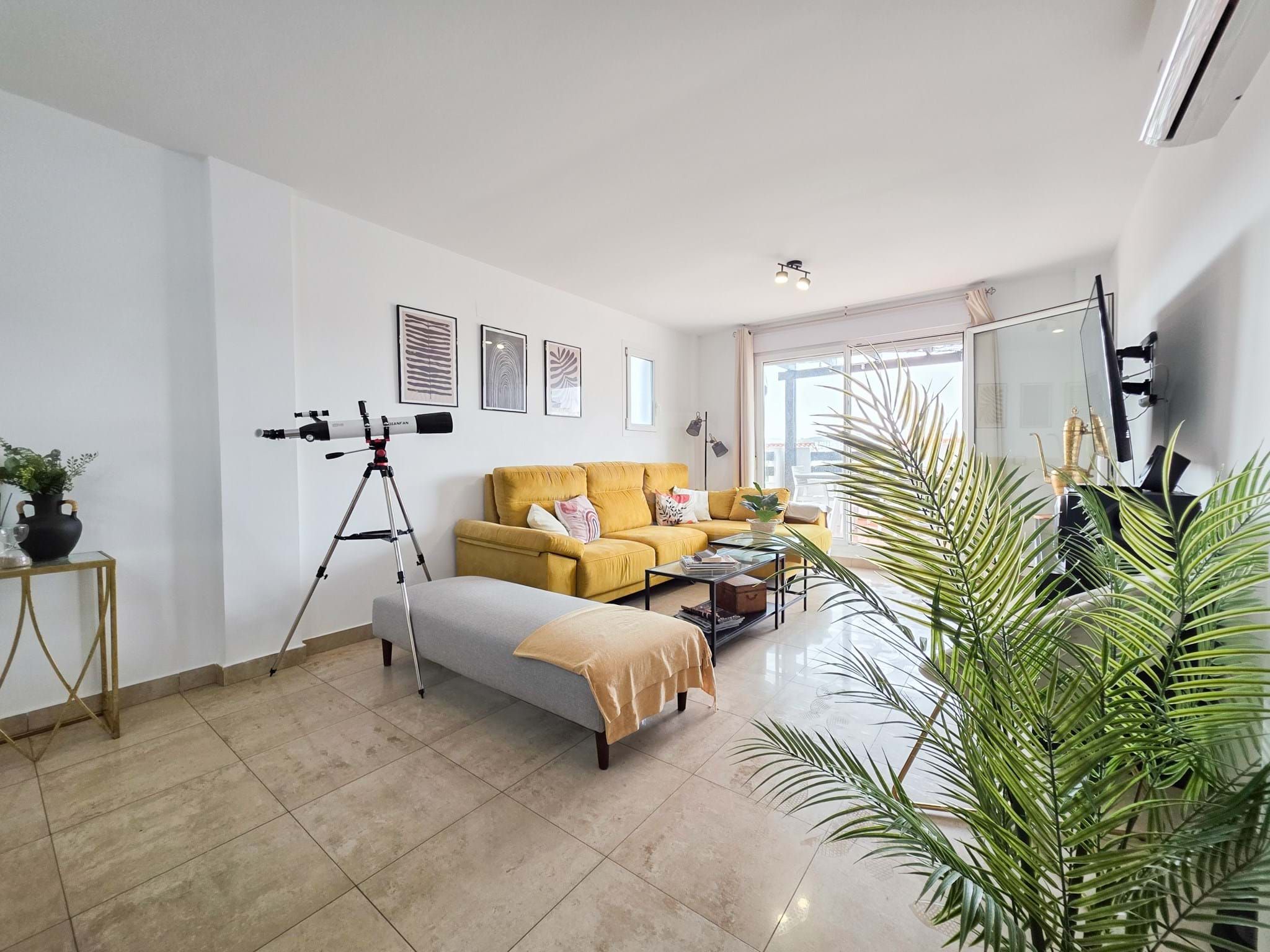 Living room of Flat for sale in Manilva  with Air Conditioner, Heating and Terrace