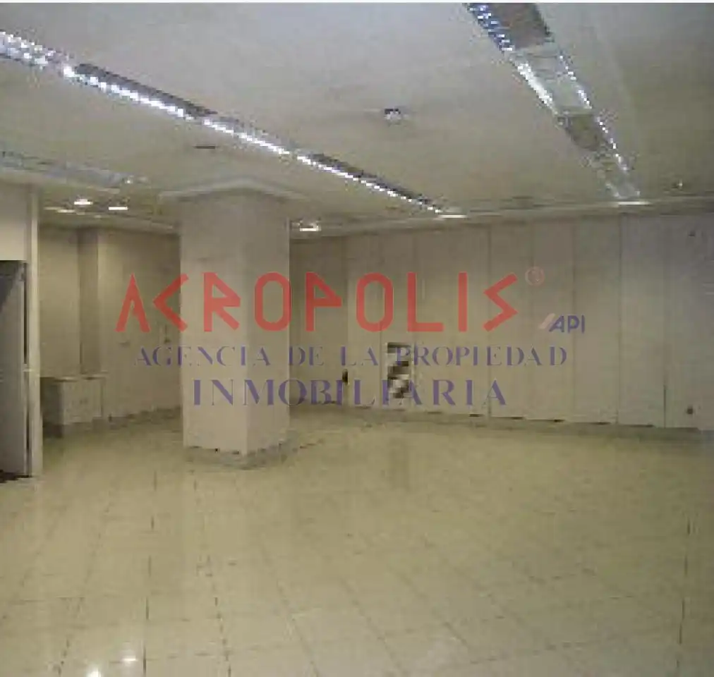 Local comercial en venda a Avenida del Padre Isla 112, imagen 2