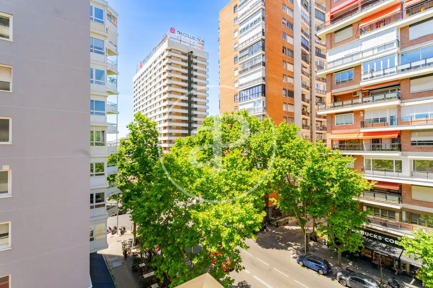 Vista exterior de Piso de alquiler en Madrid con Aire acondicionado, Calefacción y Jardín privado