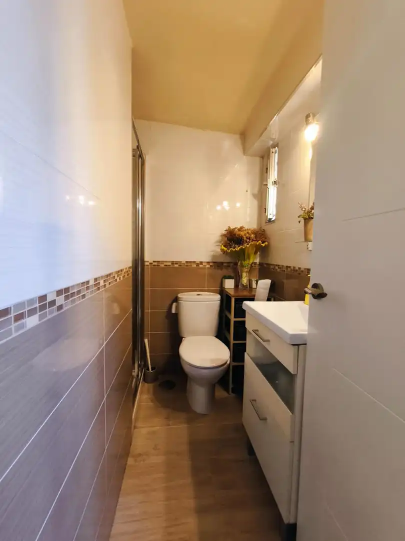 Bathroom of Flat for sale in Madrid  with Balcony