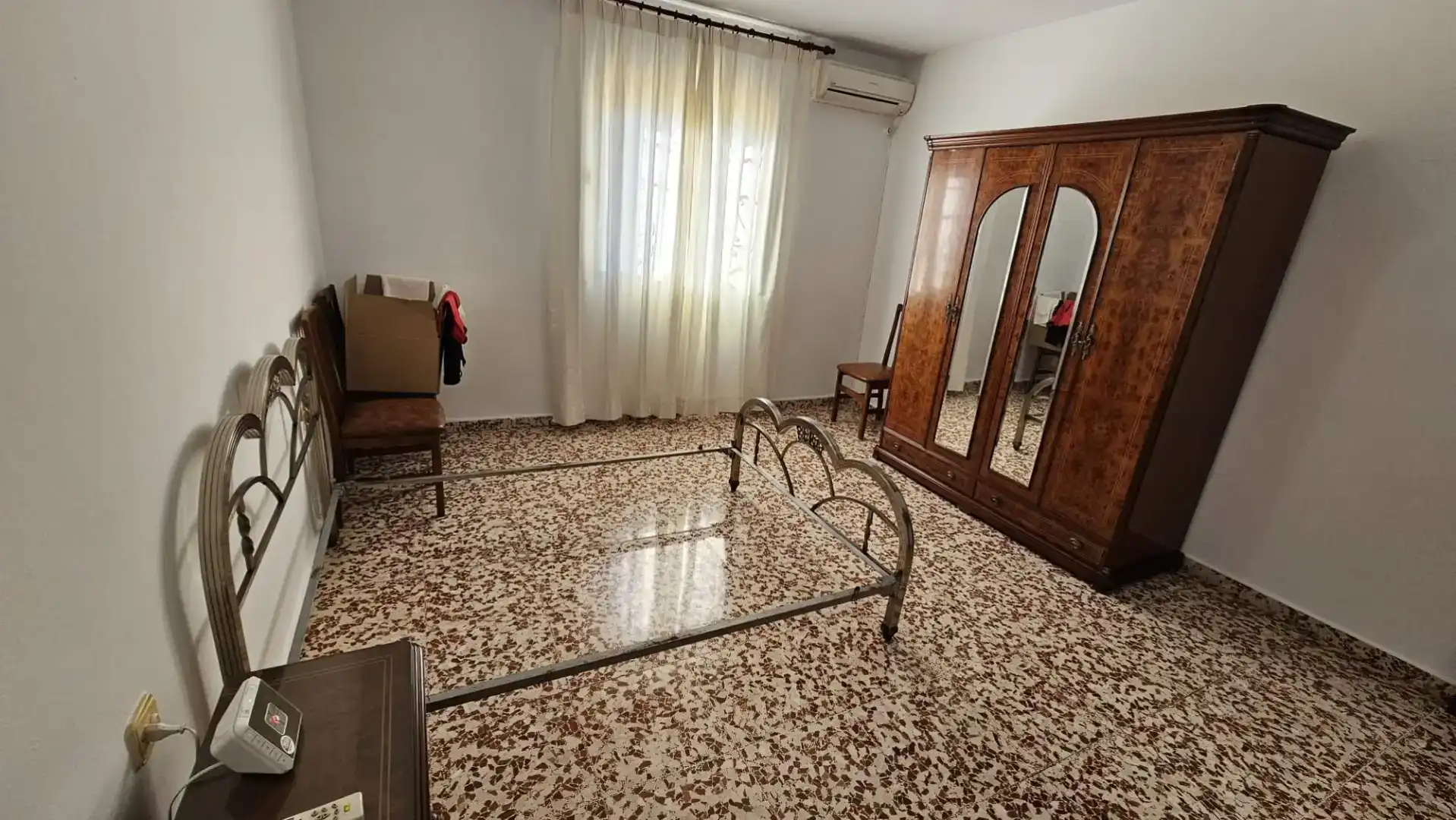 Sala d'estar de Finca rústica en venda en Monturque amb Aire condicionat, Moblat i Forn