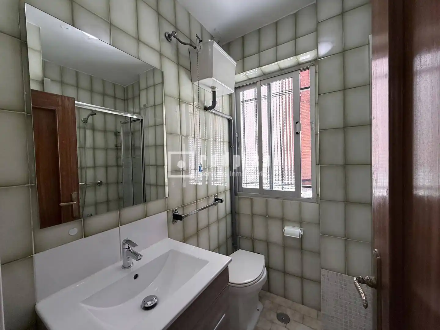 Baño de Piso en venta en Madrid con Calefacción y Terraza
