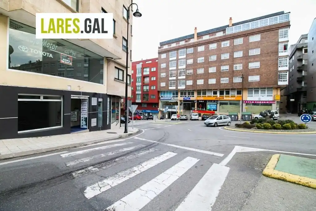 Vista exterior de Local de alquiler en Cangas 